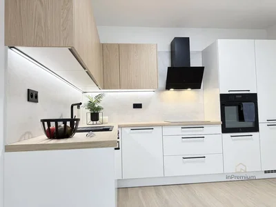 Küche; küchengeräte, renoviert, tageslicht