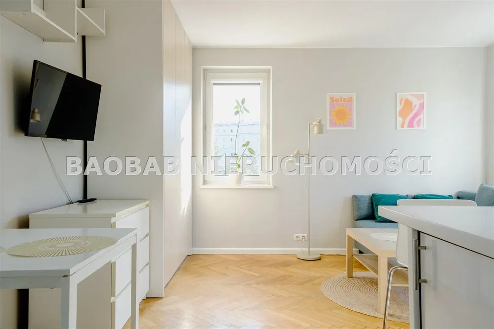 Cucina; elettrodomestici, luce naturale