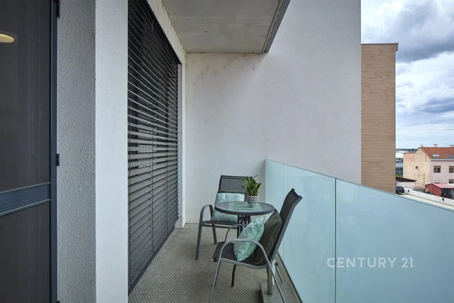 Balcony; view, natural light