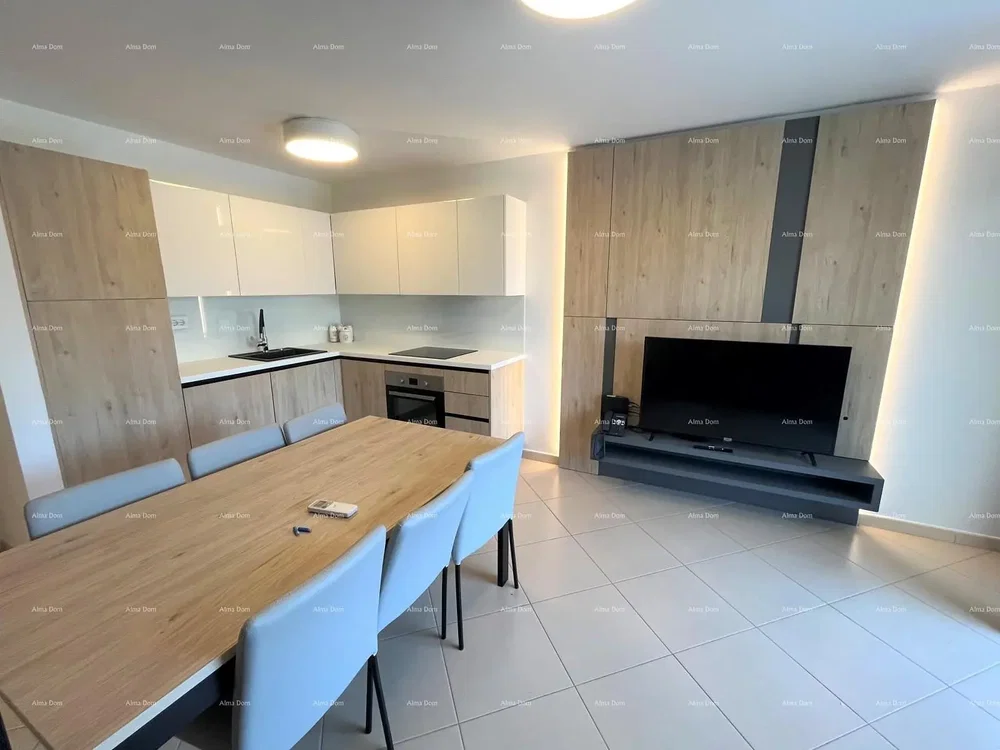 Cuisine; électroménager, carrelage, lumière naturelle, rénové