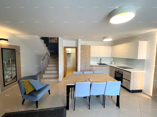 Salón; suelo de baldosas, luz natural, estilo moderno, electrodomésticos