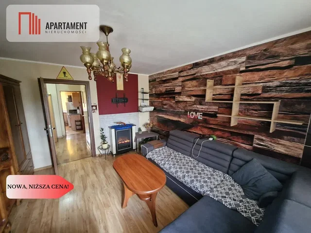 Woonkamer; houten vloer, natuurlijk licht