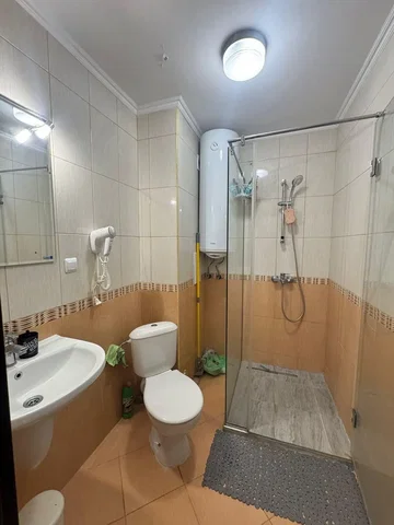 Salle de bain; carrelage, lumière naturelle