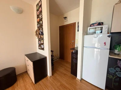 Cuisine; électroménager, parquet, lumière naturelle
