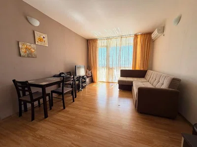 Salon; parquet, lumière naturelle