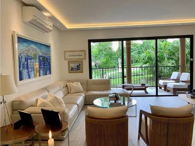 Salon; lumière naturelle, style moderne, vue
