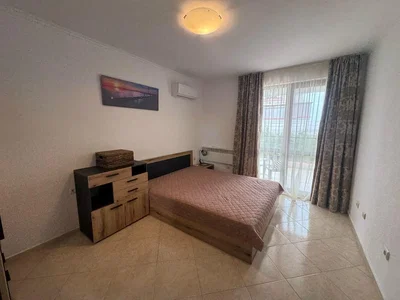 Chambre; carrelage, lumière naturelle