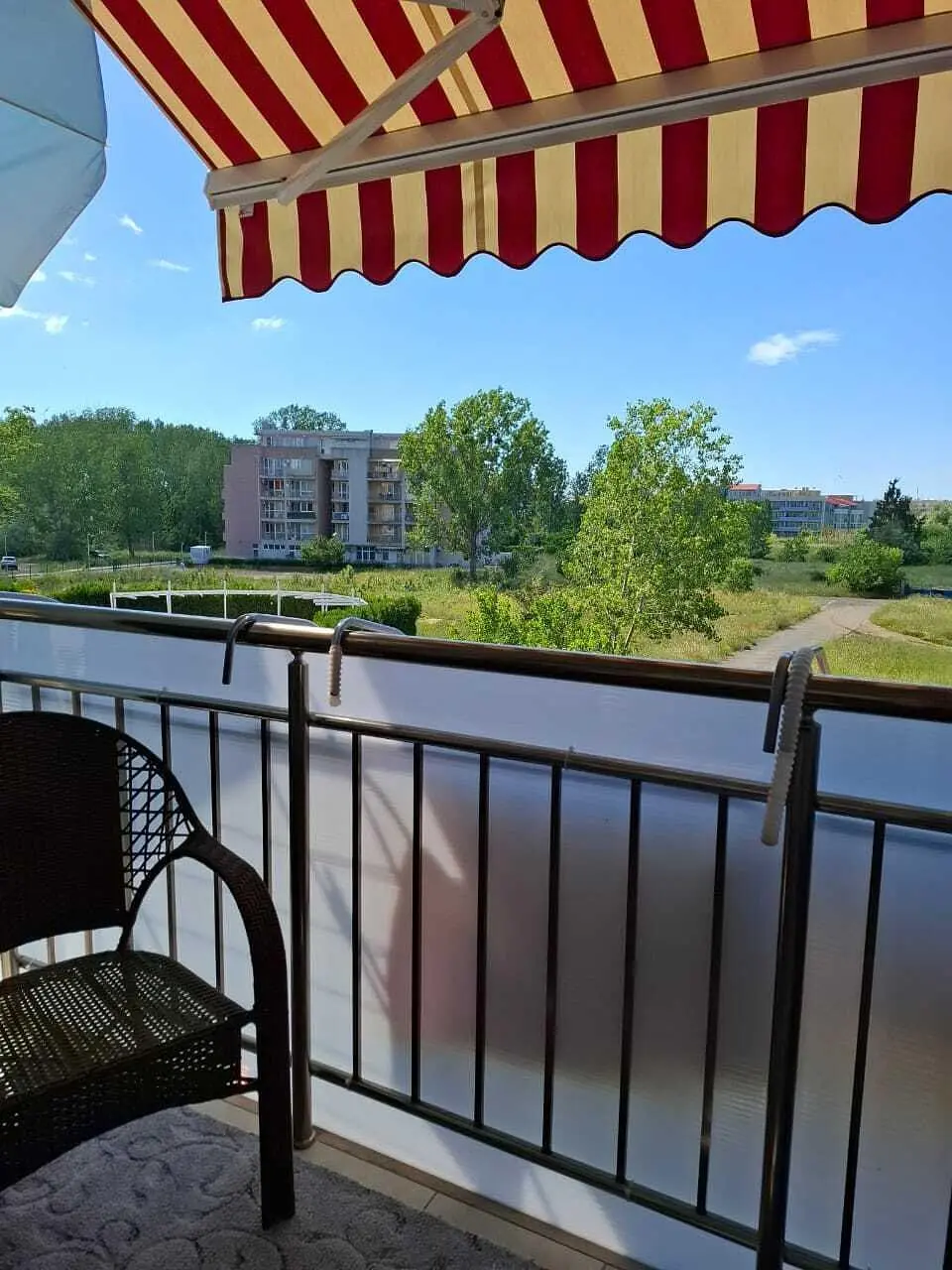 Balcon; vue, lumière naturelle