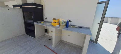 Кухиња; плочице, потребна реновација, природно светло