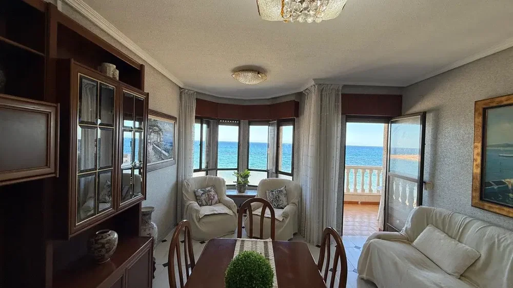 Oturma odası; manzara, doğal ışık, modern stil