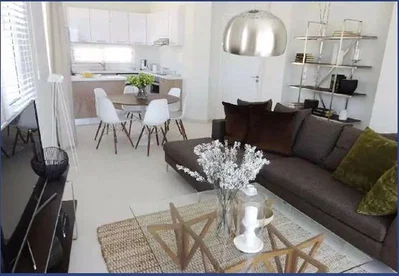 Obývací pokoj; kuchyňské spotřebiče, přirozené světlo, moderní styl