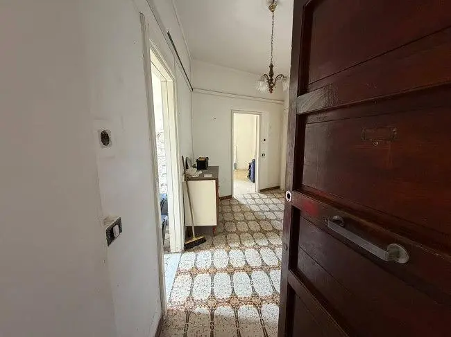 Overig; renovatie nodig, tegelvloer