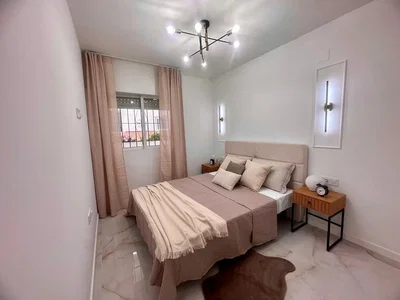 Schlafzimmer; fliesenboden, tageslicht