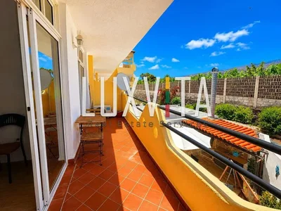 Balkon; dlažba, přirozené světlo, výhled