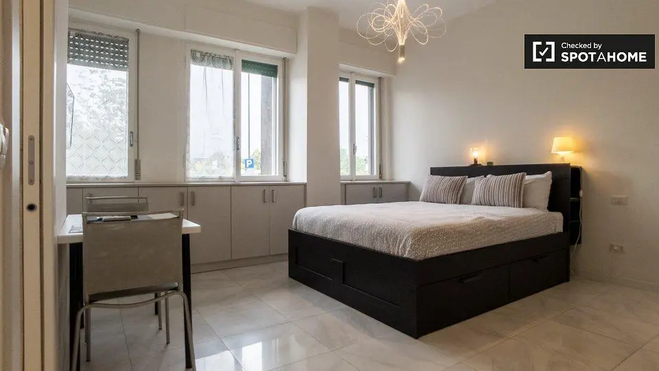Schlafzimmer; tageslicht, fliesenboden