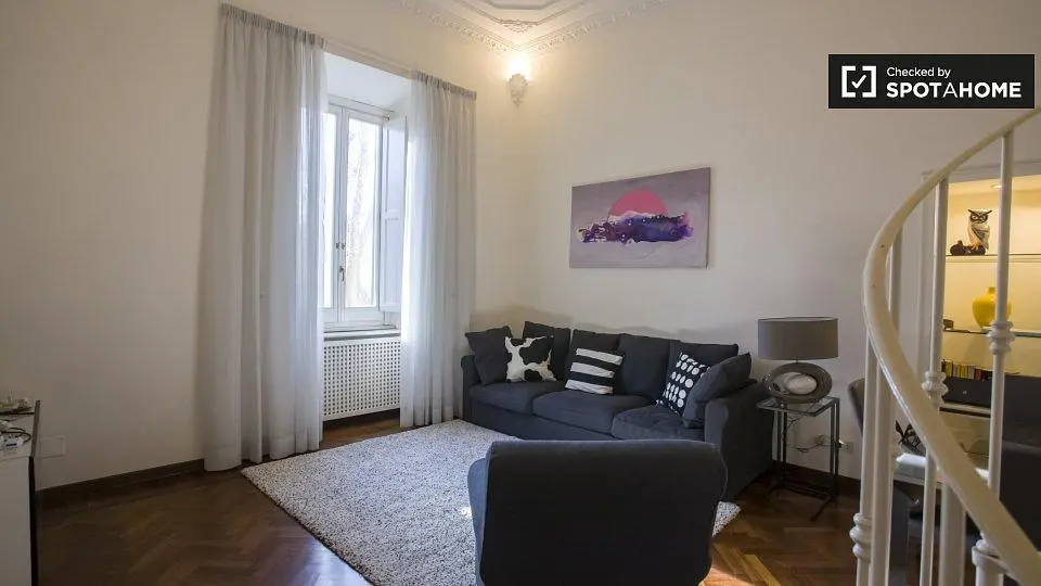 Wohnzimmer; tageslicht, holzboden, moderner stil