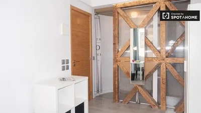 Sonstiges; holzbalken, renoviert, tageslicht