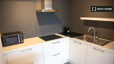 Cucina; elettrodomestici, luce naturale