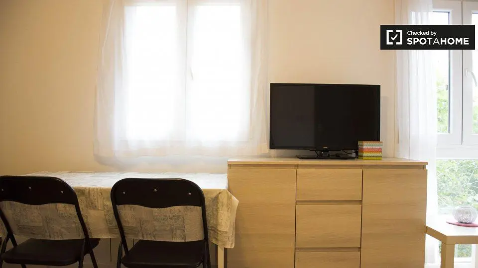 Wohnzimmer; tageslicht, moderner stil