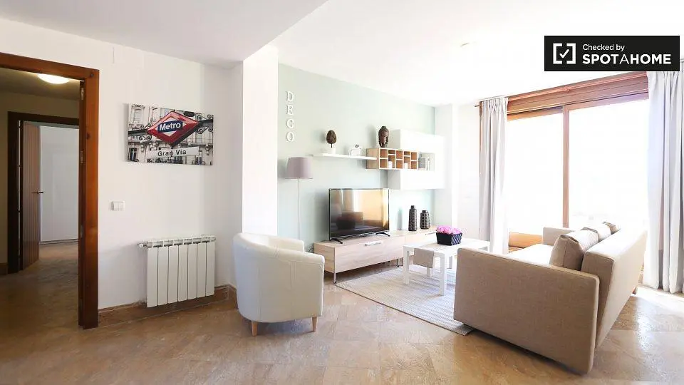 Soggiorno; luce naturale, stile moderno