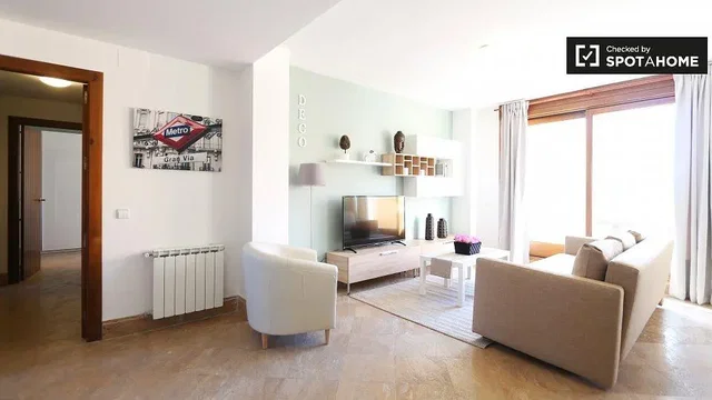 Salón; luz natural, estilo moderno