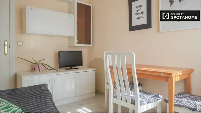 Schlafzimmer; tageslicht, moderner stil