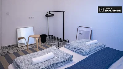Chambre; parquet, lumière naturelle