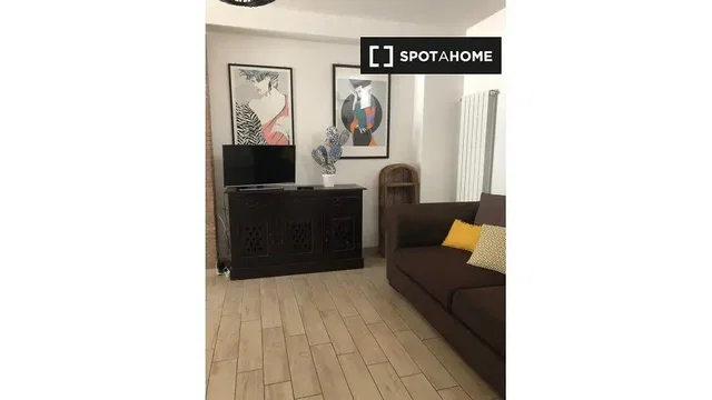 Salon; carrelage, lumière naturelle
