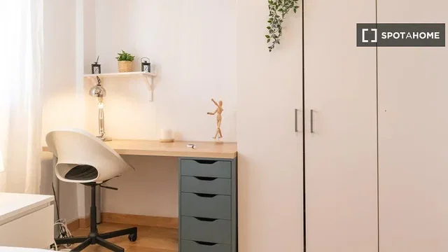 Kids room; wood floor, natural light, modern style
