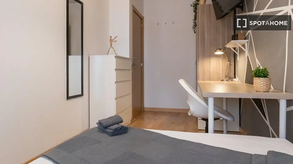 Schlafzimmer; tageslicht, moderner stil