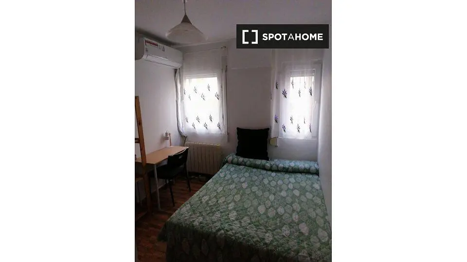 Spálňa; prirodzené svetlo