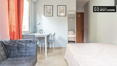 Bedroom; natural light, modern style