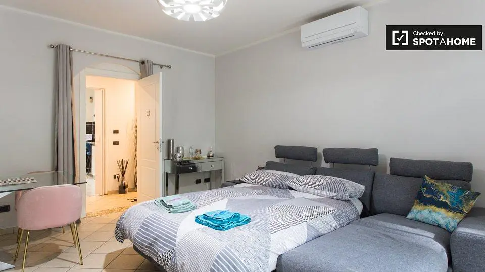 Camera da letto; luce naturale, stile moderno