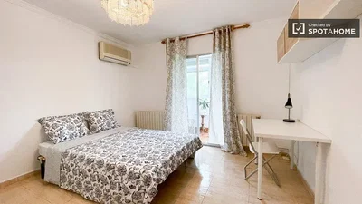 Schlafzimmer; fliesenboden, tageslicht, renoviert