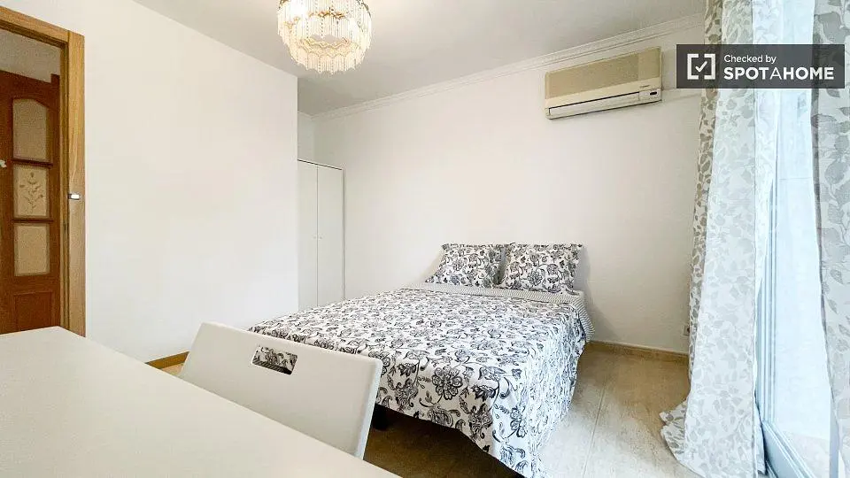 Schlafzimmer; tageslicht
