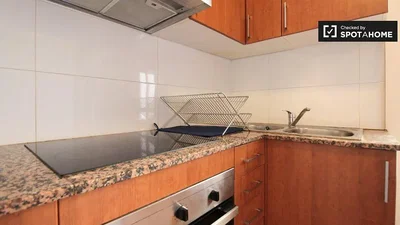 Cucina; elettrodomestici, luce naturale