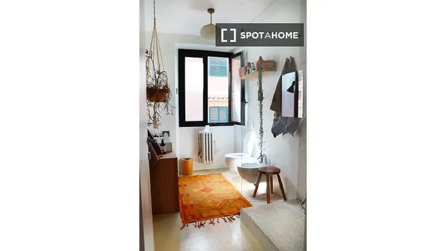 Bathroom; natural light, wood floor