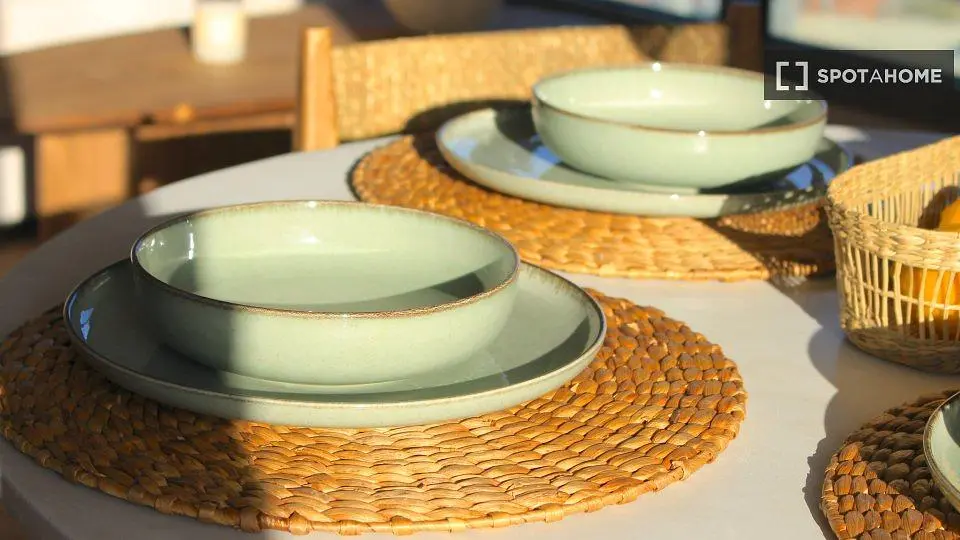 Yemek odası; rustik stil, doğal ışık