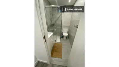 Bathroom; tile floor, natural light