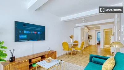 Living room; wood floor, natural light, modern style
