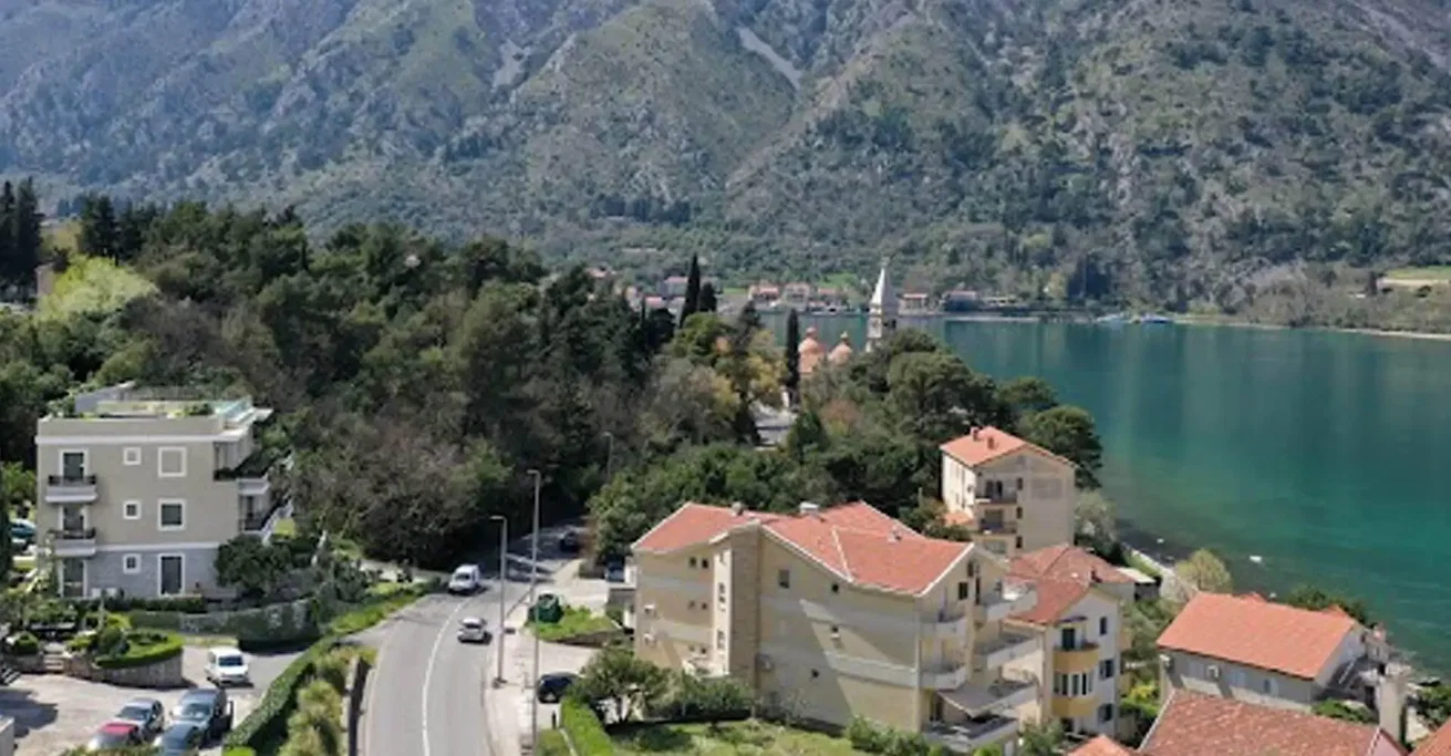 Casa e arredores; vista