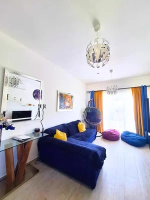 Soggiorno; stile moderno, luce naturale, pavimento in piastrelle