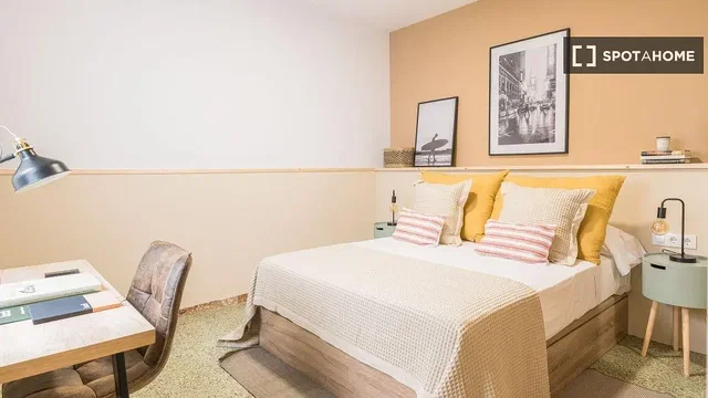 Bedroom; natural light, modern style