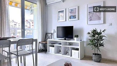 Soggiorno; vista, luce naturale, stile moderno