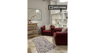 Salon; parquet, lumière naturelle, style moderne