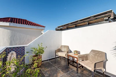 Terrasse; carrelage, lumière naturelle