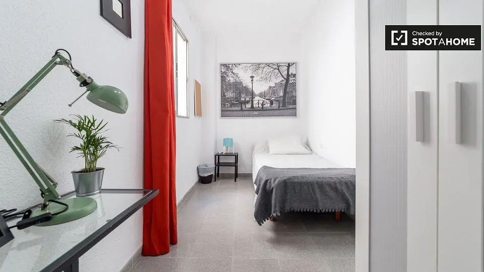 Chambre; lumière naturelle, style moderne