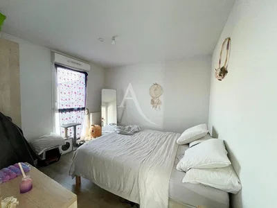 Camera da letto; luce naturale, stile moderno