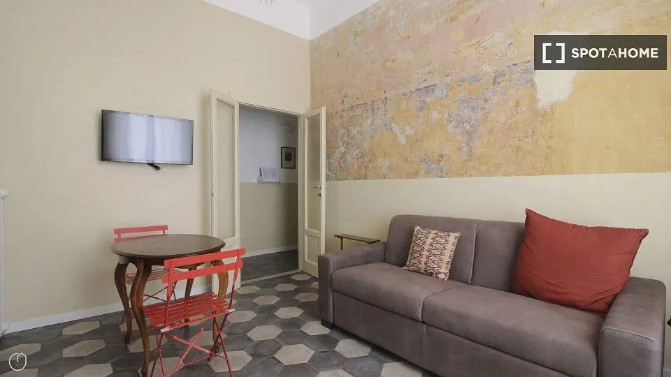 Salon; carrelage, lumière naturelle, style moderne