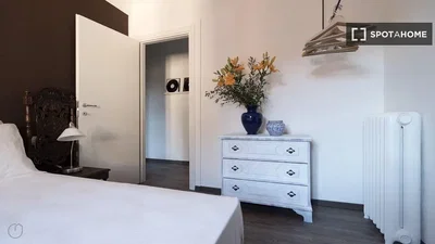 Chambre; lumière naturelle, parquet